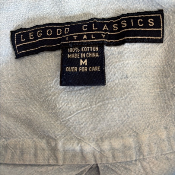 Vintage Light Blue Denim Shirt with Looney Toons Embroidery. Size Medium - Picture 3 of 4